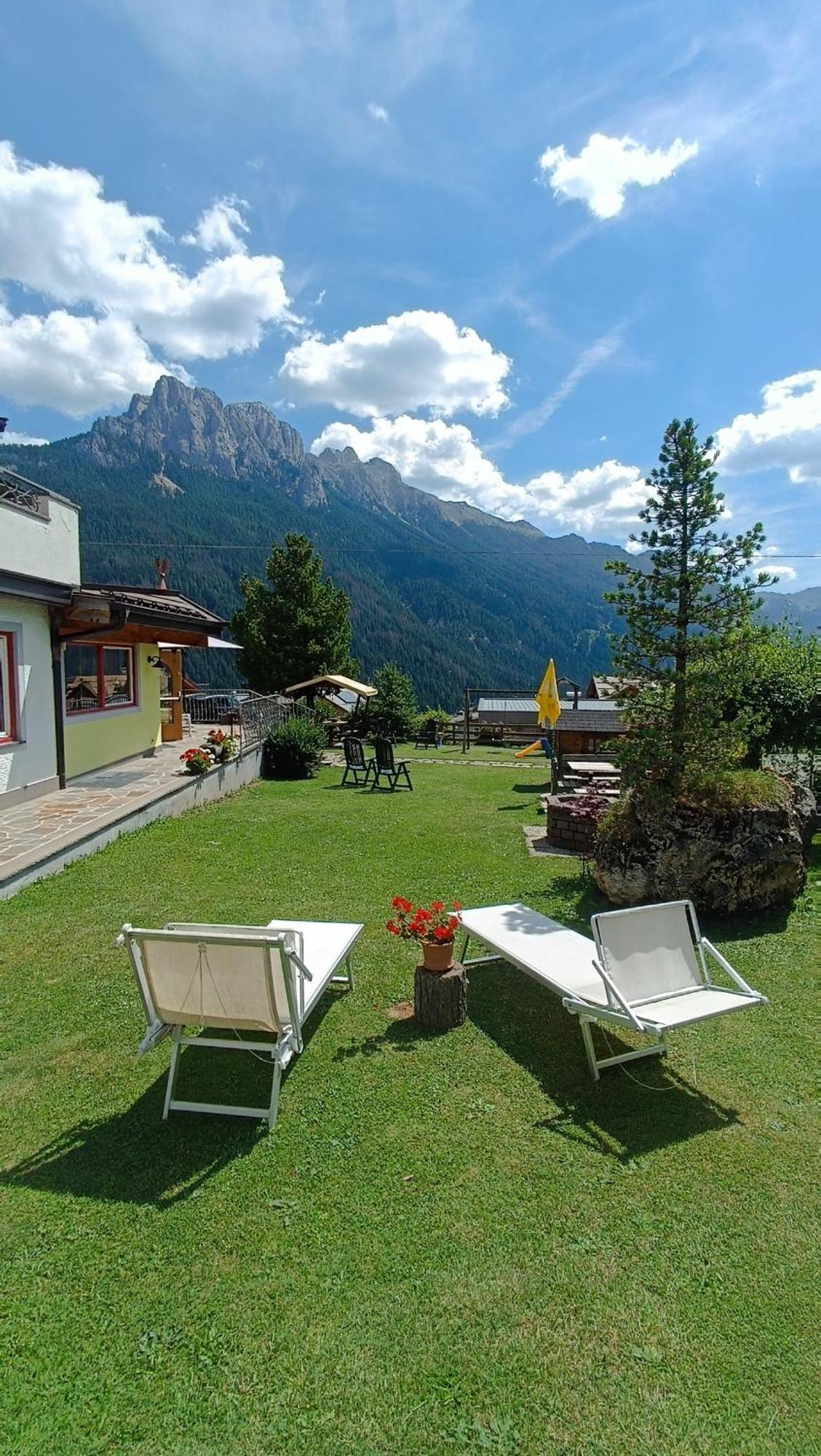 Hotel Vigo Vigo di Fassa Bagian luar foto